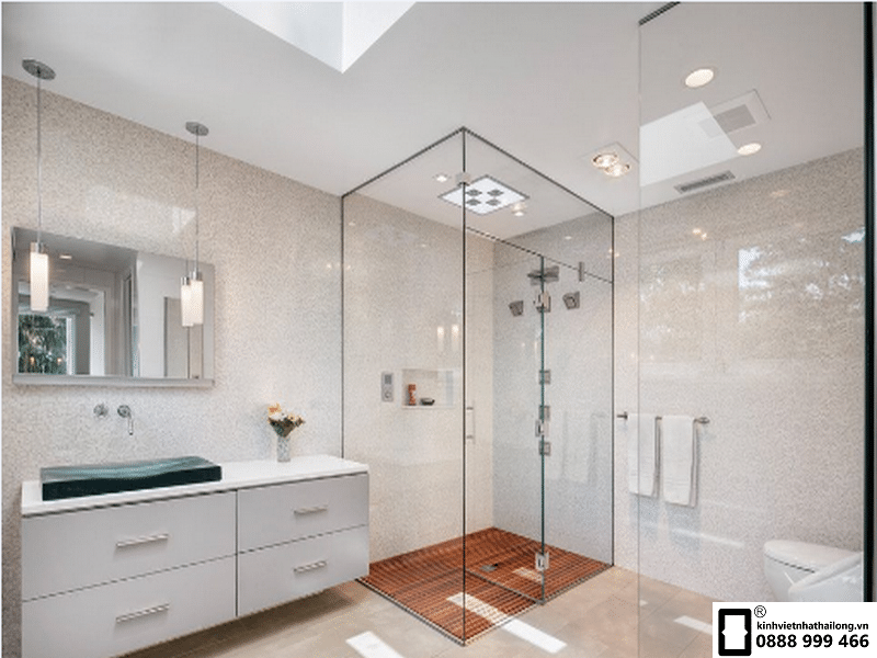 vách kính nhà tắm được vệ sinh đúng cách sẽ sạch hơn