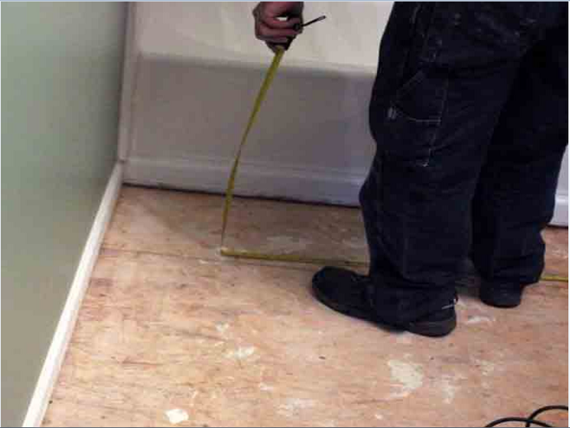 trước khi lắp đặt cần đo kích thước tường, sàn góc cẩn thận