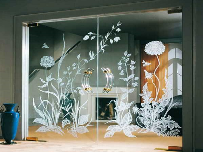 Cửa kính nghệ thuật trạm khắc họa tiết hoa sinh động