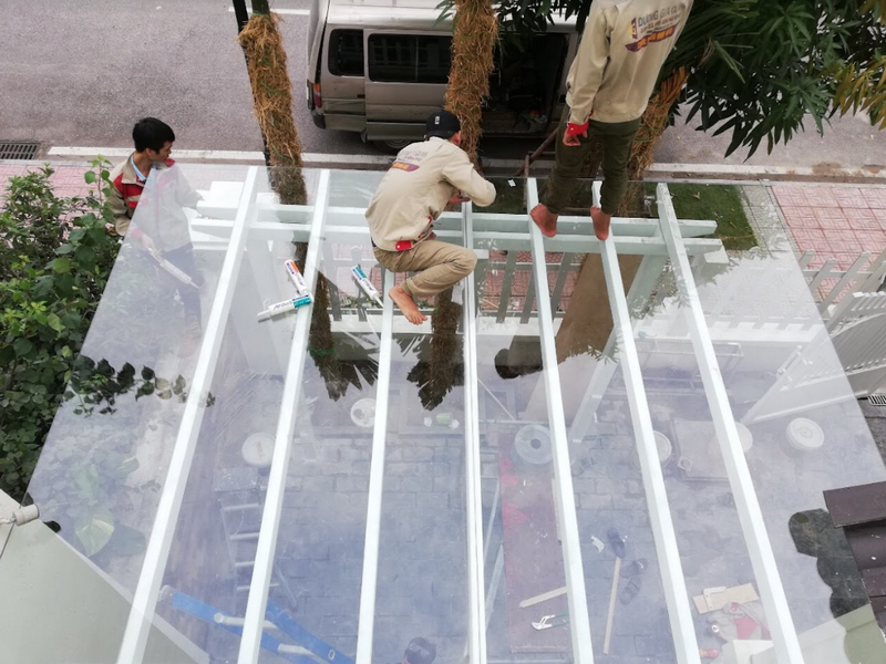 Quá trình thi công mái kính tại Kính Việt Nhật Hải Long